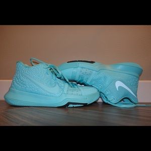 Kyrie 3 Basketball Shoes Youth